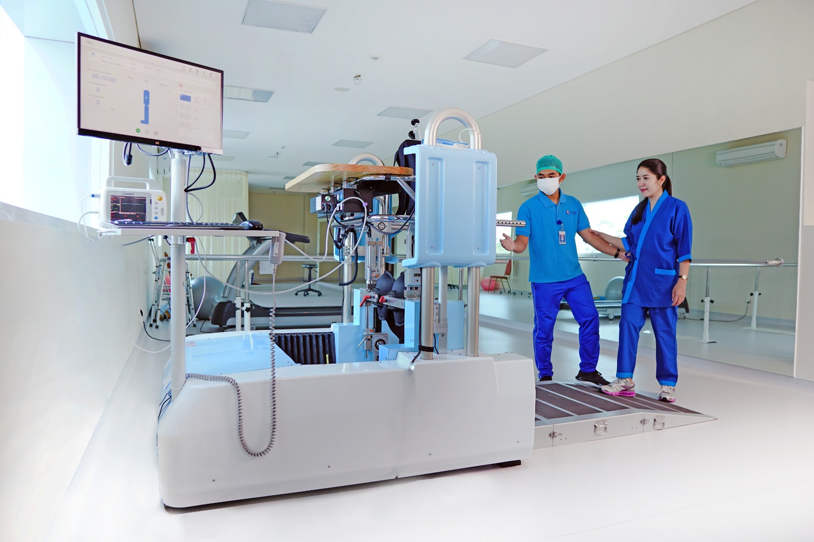 robotik untuk pasca penyembuhan stroke bethsaida hospital